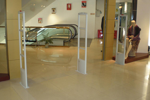 超市防盗门是怎么安装的?[博航]